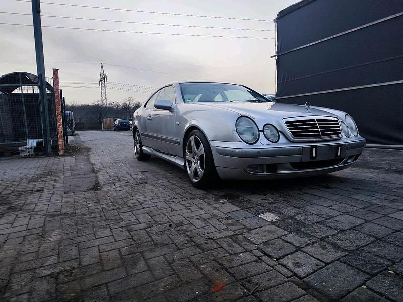 Usata Mercedes CLK430 279 CV (205 kW) 2000 Argento Coupé