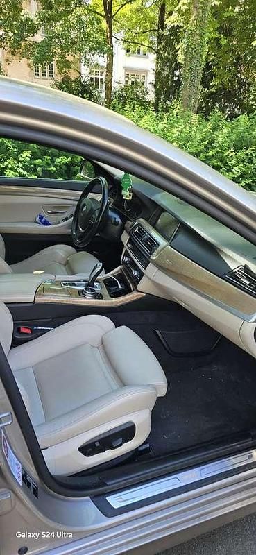 Gebraucht BMW 525 Luxury Line 218 PS (160 kW) 2014 Limousine