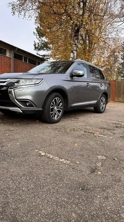 Gebraucht Mitsubishi Outlander Edition 150 PS (110 kW) 2018 Grau SUV