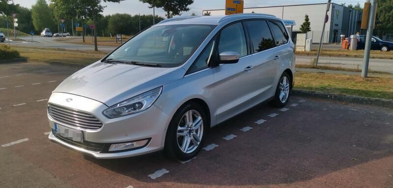 Silber Gebraucht 2015 Ford Galaxy Titanium Van / Kleinbus | 13.999 € (Fairer Preis) - Bild 1/4