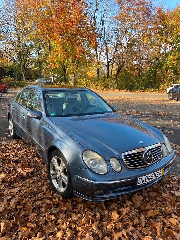 Gebraucht Mercedes E280 Avantgarde 190 PS (139 kW) 2005 Blau Limousine