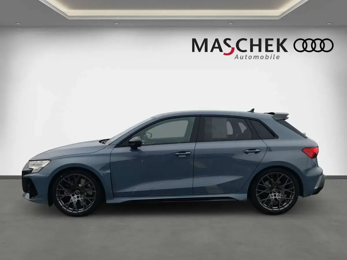 Neu Audi RS3 Sport 400 PS (294 kW) 2025 Grau Limousine