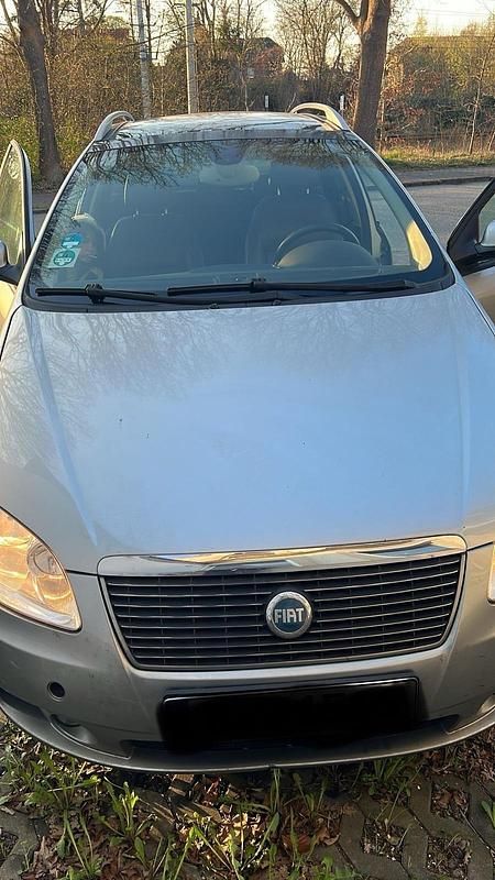 Silber Gebraucht 2006 Fiat Croma Kombi | 1.499 € - Bild 1/4