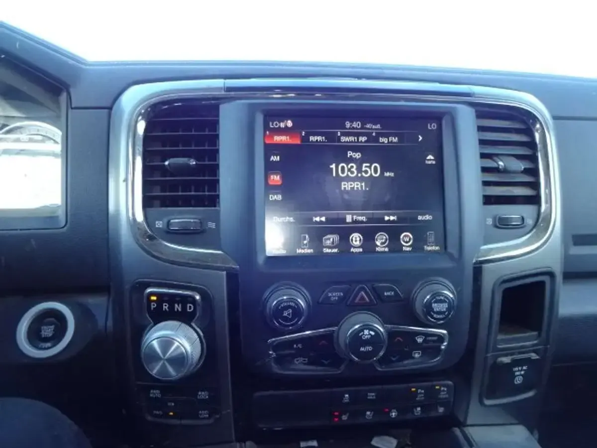 Gebraucht RAM 1500 401 PS (294 kW) 2018 Schwarz Pickup