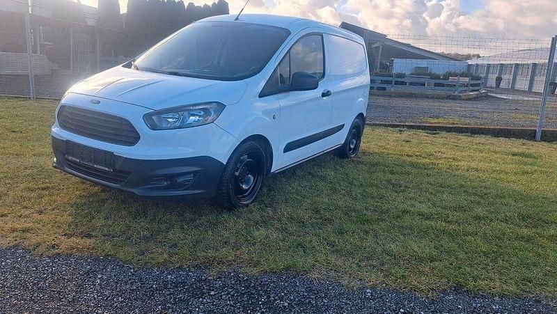 Weiß Gebraucht 2015 Ford Transit | 5.500 € (Guter Preis) - Bild 1/4