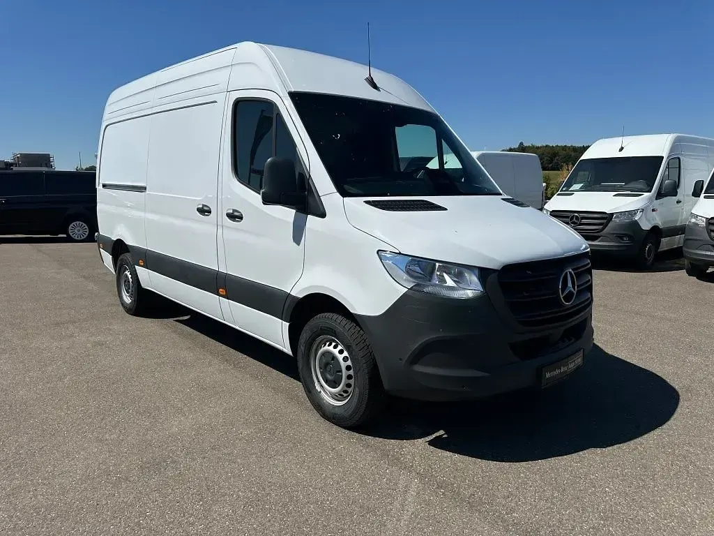 Gebraucht Mercedes Sprinter 170 PS (125 kW) 2025 Arktikweiß Van