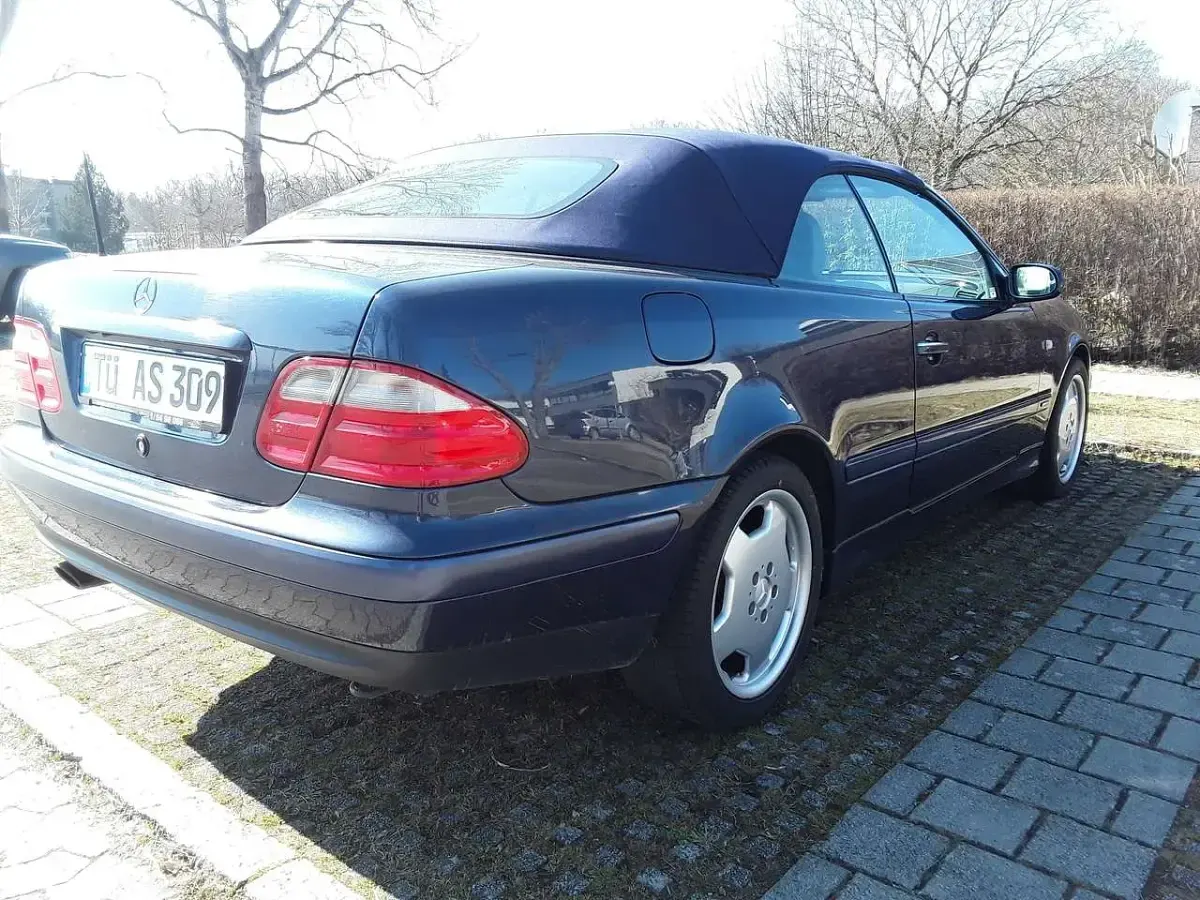 Gebraucht Mercedes CLK230 Elegance 193 PS (141 kW) 1998 Blau Cabrio