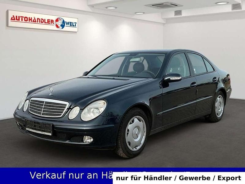 Schwarz Gebraucht 2002 Mercedes E240 Classic Limousine | 1.699 € (Superpreis) - Bild 1/3