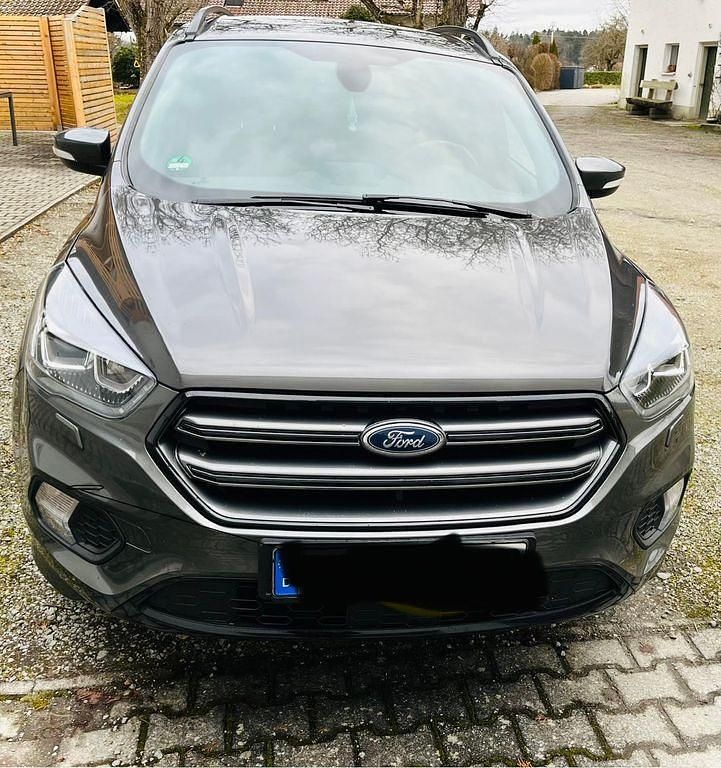 Gebraucht Ford Kuga ST 150 PS (110 kW) 2018 Grau SUV