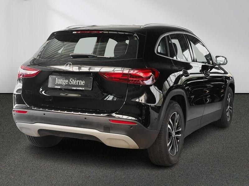 Gebraucht Mercedes GLA200 163 PS (119 kW) 2025 Schwarz SUV