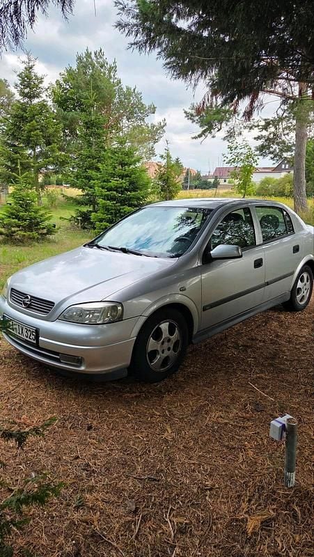 Silber Gebraucht 1999 Opel Astra Limousine | 500 € (Guter Preis) - Bild 1/4