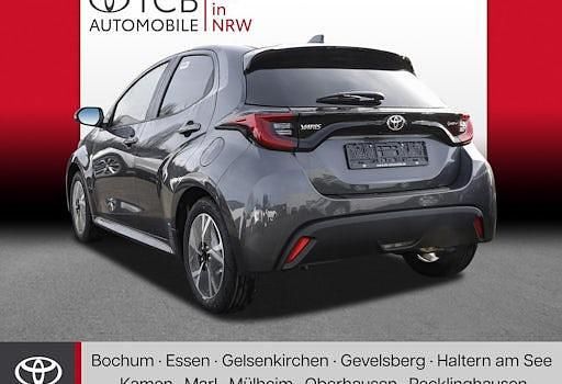 Neu Toyota Yaris Hybrid 116 PS (85 kW) 2025 Grau Limousine