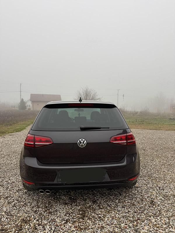 Gebraucht VW Golf VII LOUNGE 150 PS (110 kW) 2015 Kleinwagen