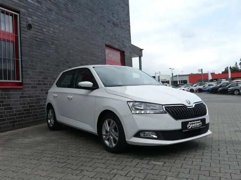 Gebraucht Skoda Fabia Ambition 95 PS (69 kW) 2021 Weiß Kleinwagen