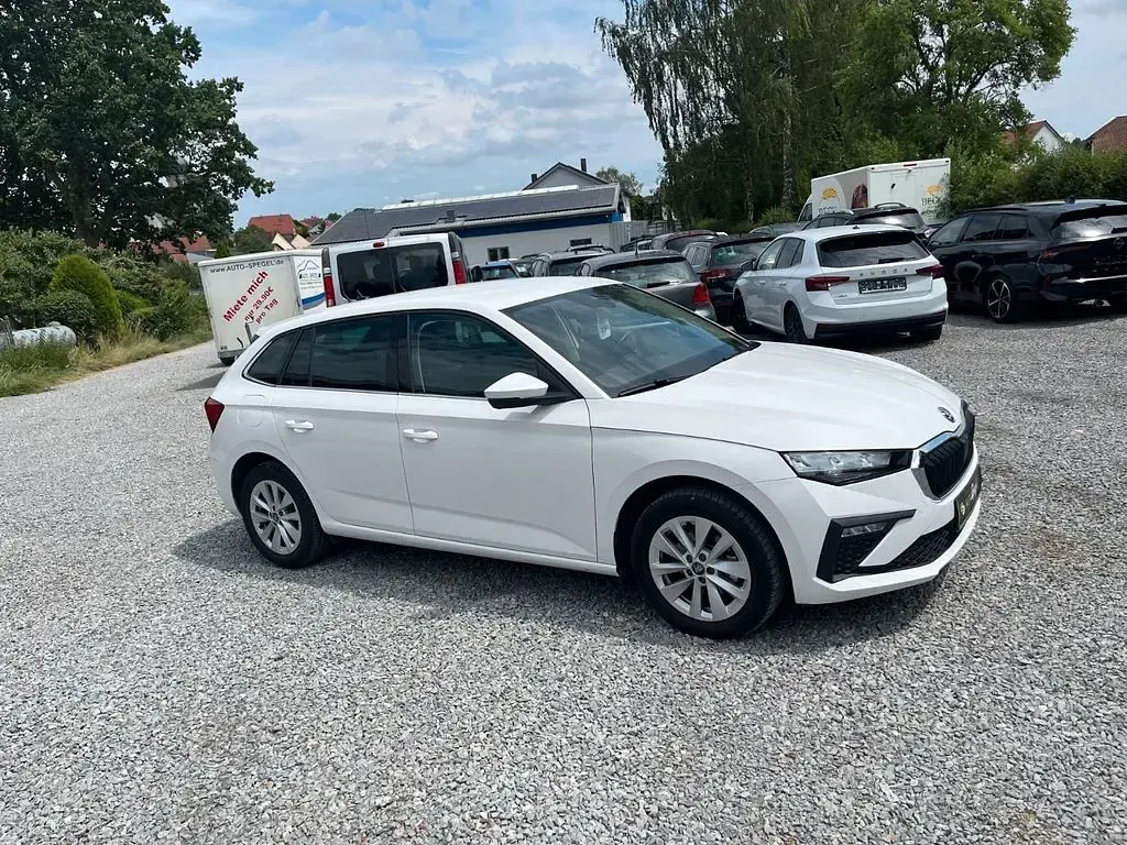 Gebraucht Skoda Scala Selection 116 PS (85 kW) 2025 Candy white Kleinwagen