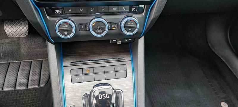 Second-hand Skoda Octavia RS 181 CP (133 kW) 2016 Albastru Hatchback