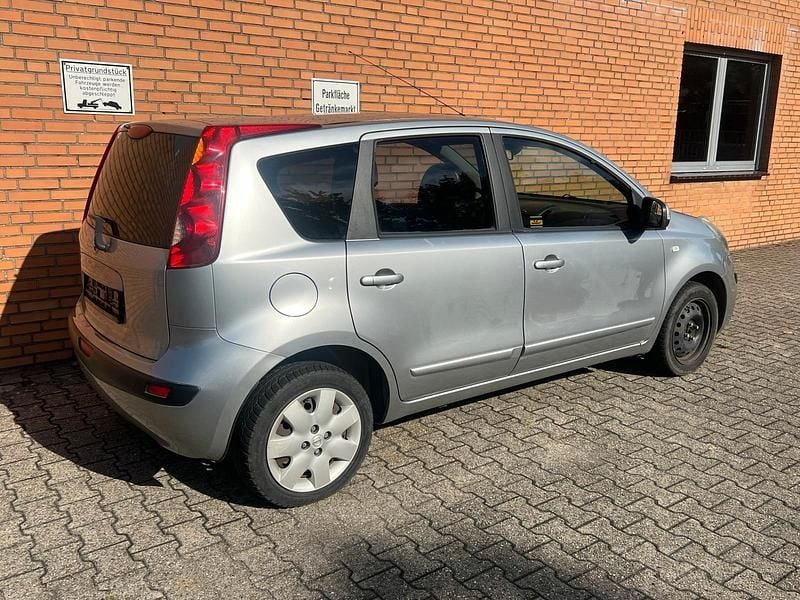 Silber Gebraucht 2006 Nissan Note Van / Kleinbus | 1.890 € (Fairer Preis) - Bild 1/4