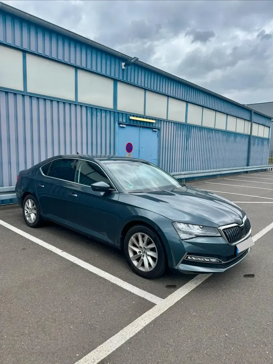 Gebraucht Skoda Superb 218 PS (160 kW) 2021 Grau Limousine