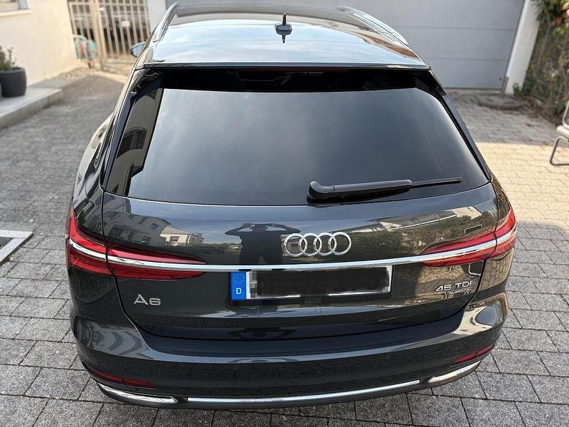 Gebraucht Audi A6 245 PS (180 kW) 2023 Grau Kombi