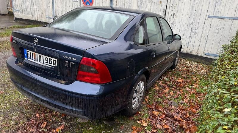 Gebraucht Opel Vectra Edition 116 PS (85 kW) 2000 Blau Limousine