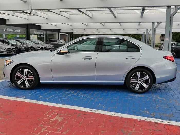 Gebraucht Mercedes C200 Avantgarde 204 PS (150 kW) 2024 Metalliclack hightechsilber Limousine