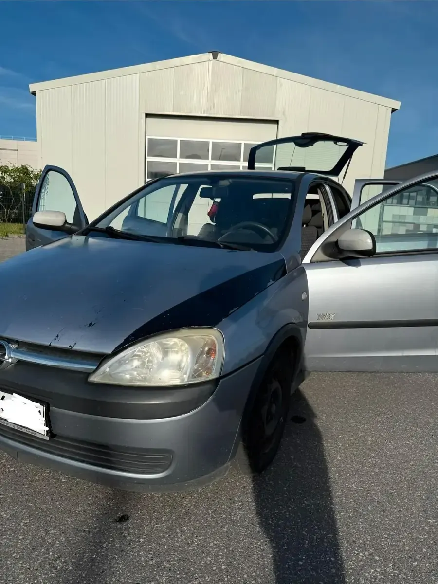 Gebraucht Opel Corsa 74 PS (54 kW) 2003 Silber Kleinwagen