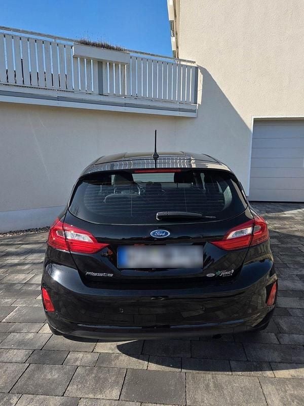 Gebraucht Ford Fiesta 101 PS (74 kW) 2017 Schwarz Kleinwagen