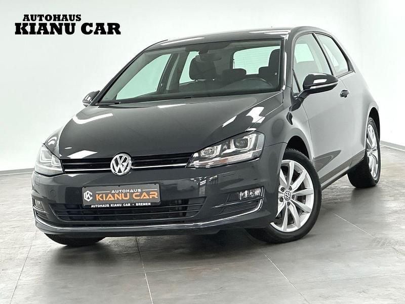 Grau Gebraucht 2017 VW Golf VII Highline Limousine | 12.950 € (Superpreis) - Bild 1/4
