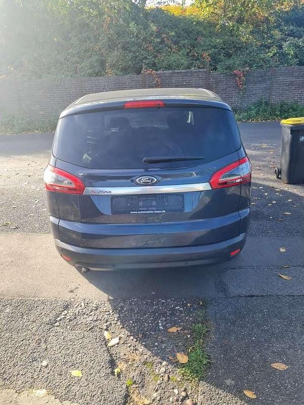 Gebraucht Ford S-MAX Titanium 140 PS (102 kW) 2011 Van / Kleinbus