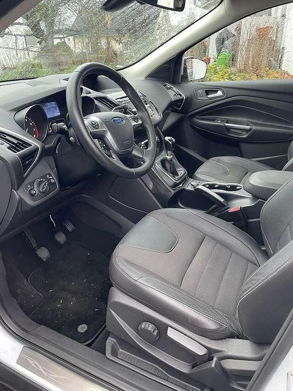 Gebraucht Ford Kuga 150 PS (110 kW) 2013 Weiß SUV