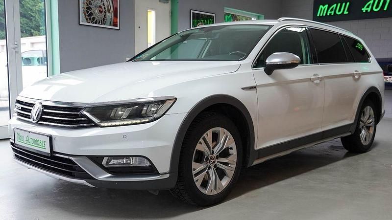 Gebraucht VW Passat Alltrack 190 PS (139 kW) 2017 Pure white Kombi