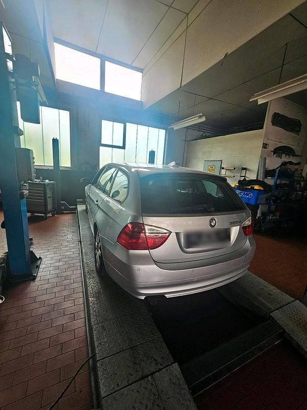 Używany BMW 320 163 KM (119 kW) 2007 Srebrny Kombi
