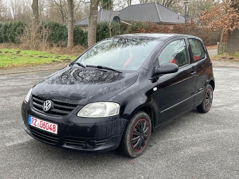 Schwarz Gebraucht 2011 VW Fox S Kleinwagen | 1.500 € (Fairer Preis) - Bild 1/4