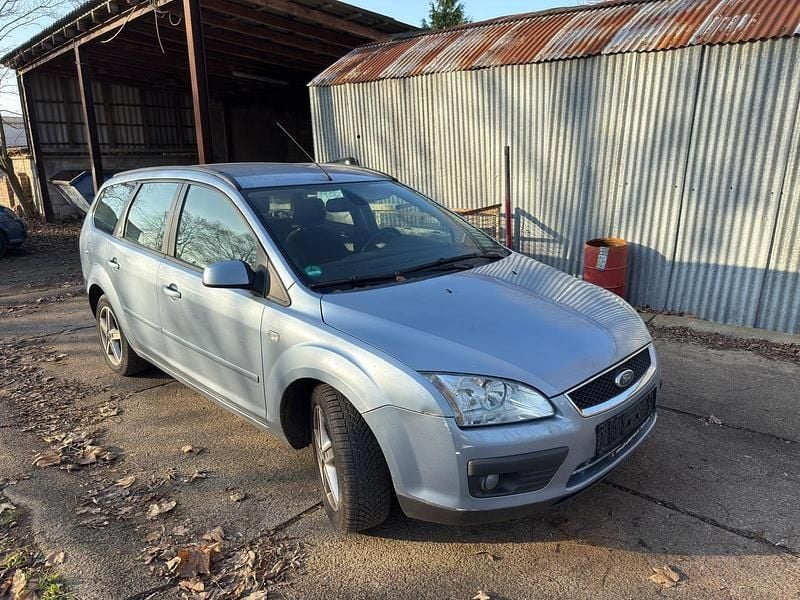 Blau Gebraucht 2005 Ford Focus Kombi | 1.250 € (Superpreis) - Bild 1/4