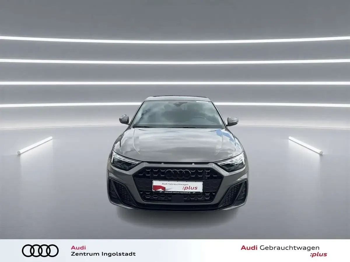 Gebraucht Audi A1 Sportback S-Line 207 PS (152 kW) 2025 Chronosgrau metallic Kleinwagen