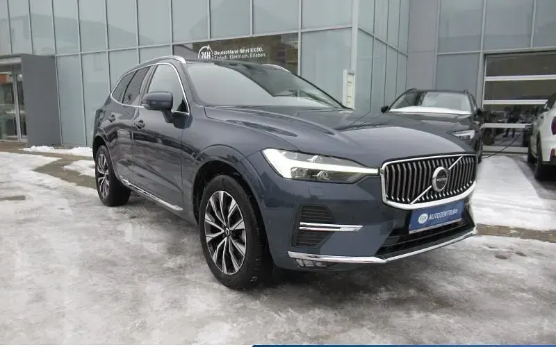 Gebraucht Volvo XC60 Plus 250 PS (183 kW) 2023 Blau SUV