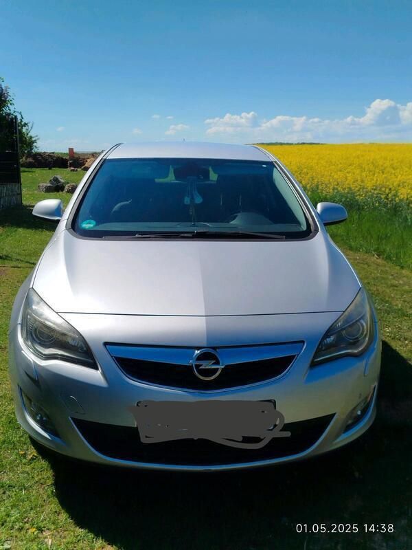 Silber Gebraucht 2010 Opel Astra Kleinwagen | 4.500 € (Guter Preis) - Bild 1/4