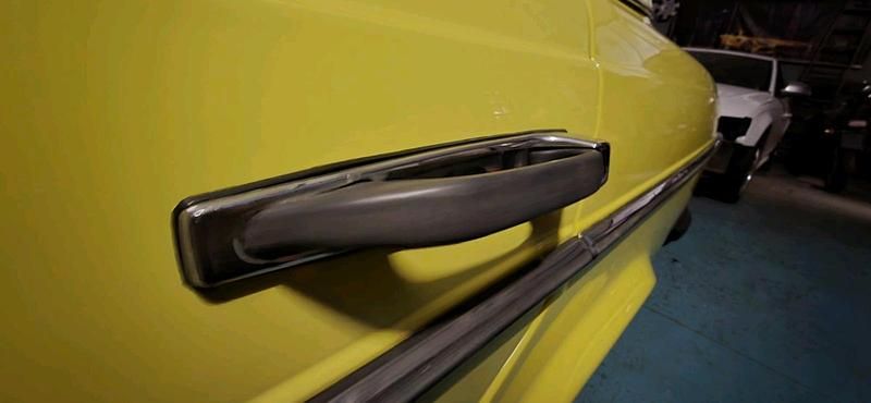 Gebraucht Mercedes 240 65 PS (47 kW) 1976 Gelb Limousine