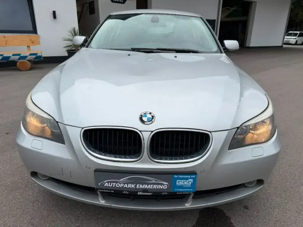 Gebraucht BMW 530 218 PS (160 kW) 2003 Titansilber metallic (354) (metallic) Limousine
