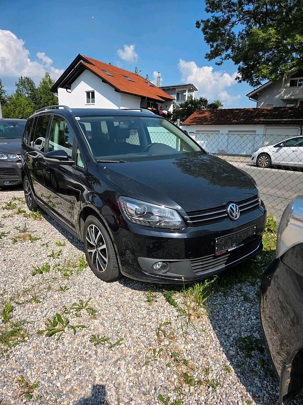 Schwarz Gebraucht 2014 VW Touran Comfortline Van / Kleinbus | 5.499 € (Superpreis) - Bild 1/4