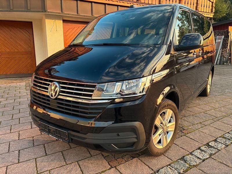 Second-hand VW Multivan 199 CP (146 kW) 2020 Negru Monovolum