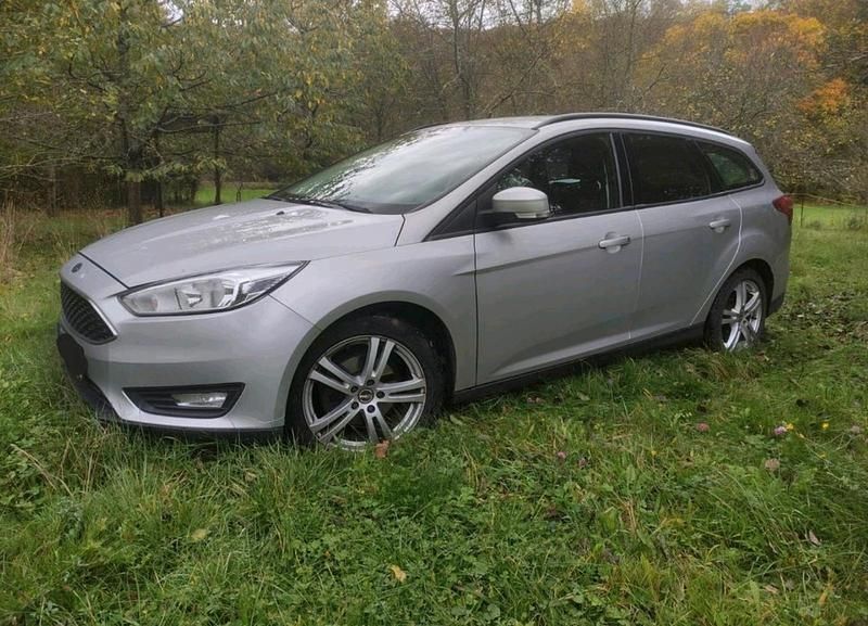 Gebraucht Ford Focus Business Edition 120 PS (88 kW) 2015 Silber Kombi