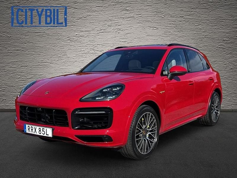 Rot Gebraucht 2021 Porsche Cayenne SUV | 64.900 € (Guter Preis) - Bild 1/4