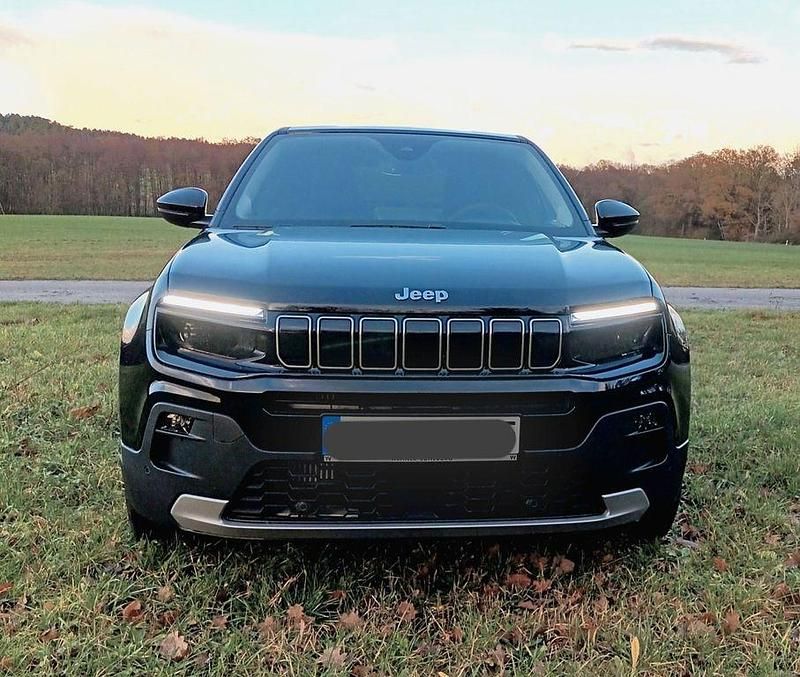 Schwarz Gebraucht 2024 Jeep Avenger Summit SUV | 19.800 € (Superpreis) - Bild 1/4