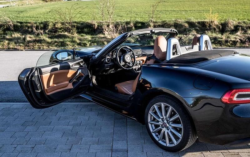 Gebraucht Fiat 124 Spider 140 PS (102 kW) 2018 Schwarz Cabrio