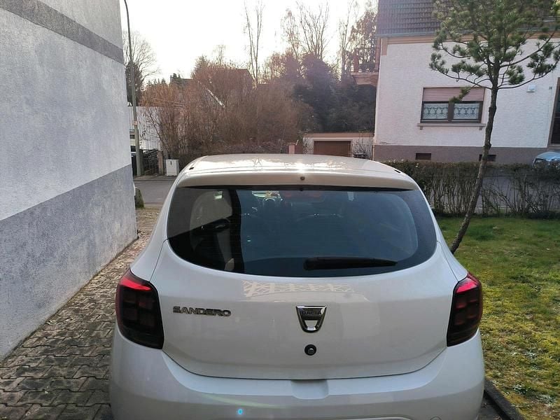 Gebraucht Dacia Sandero Acces 73 PS (53 kW) 2019 Weiß Kleinwagen