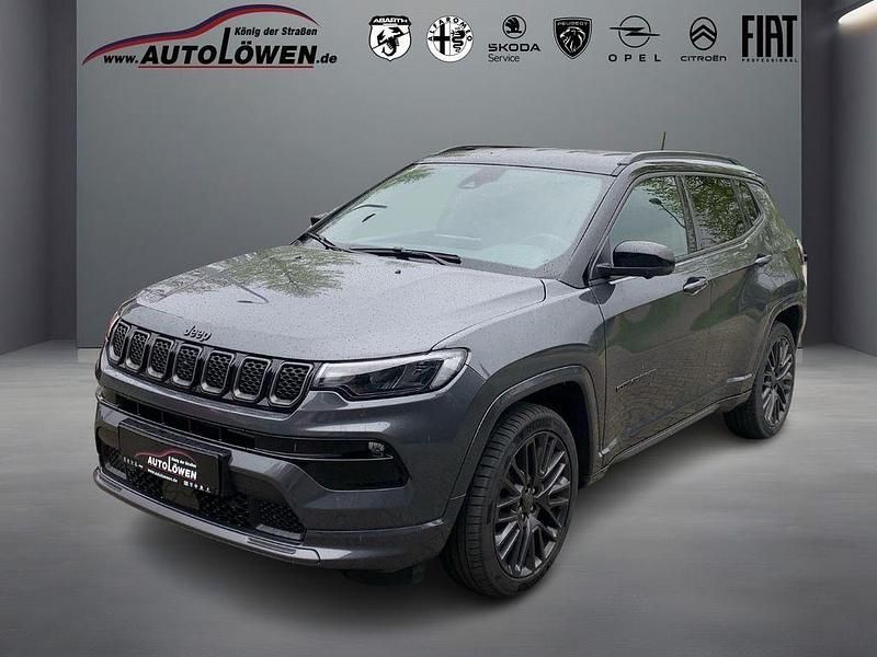 Grau Gebraucht 2022 Jeep Compass SUV | 23.640 € (Fairer Preis) - Bild 1/4