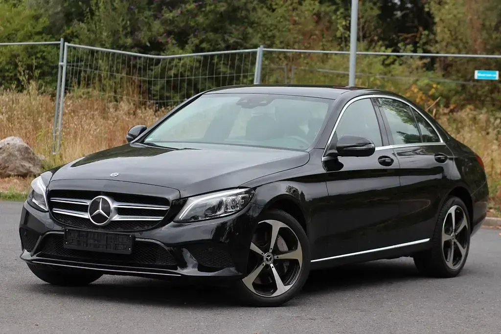 Gebraucht Mercedes C400 333 PS (244 kW) 2020 Schwarz Limousine