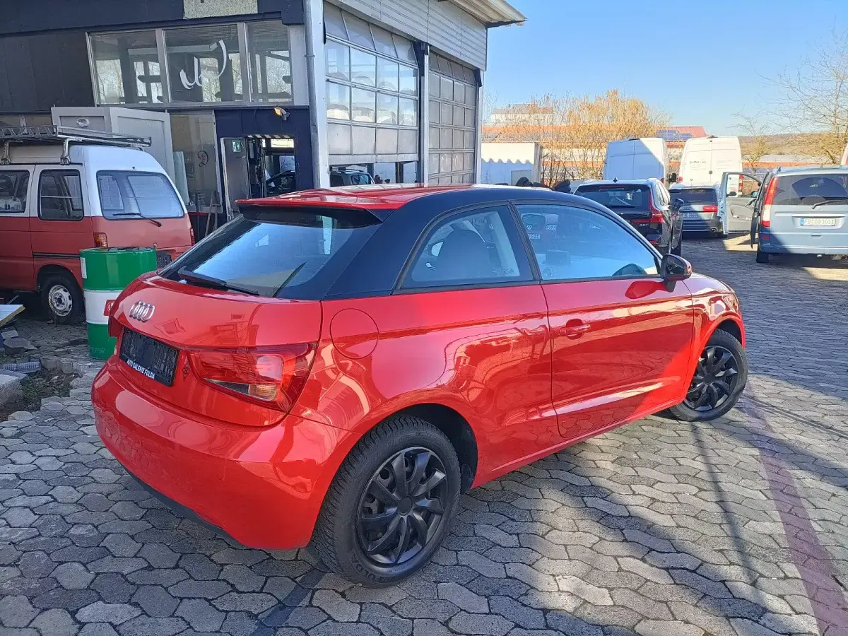 Usata Audi A1 90 CV (66 kW) 2014 Rosso Utilitaria