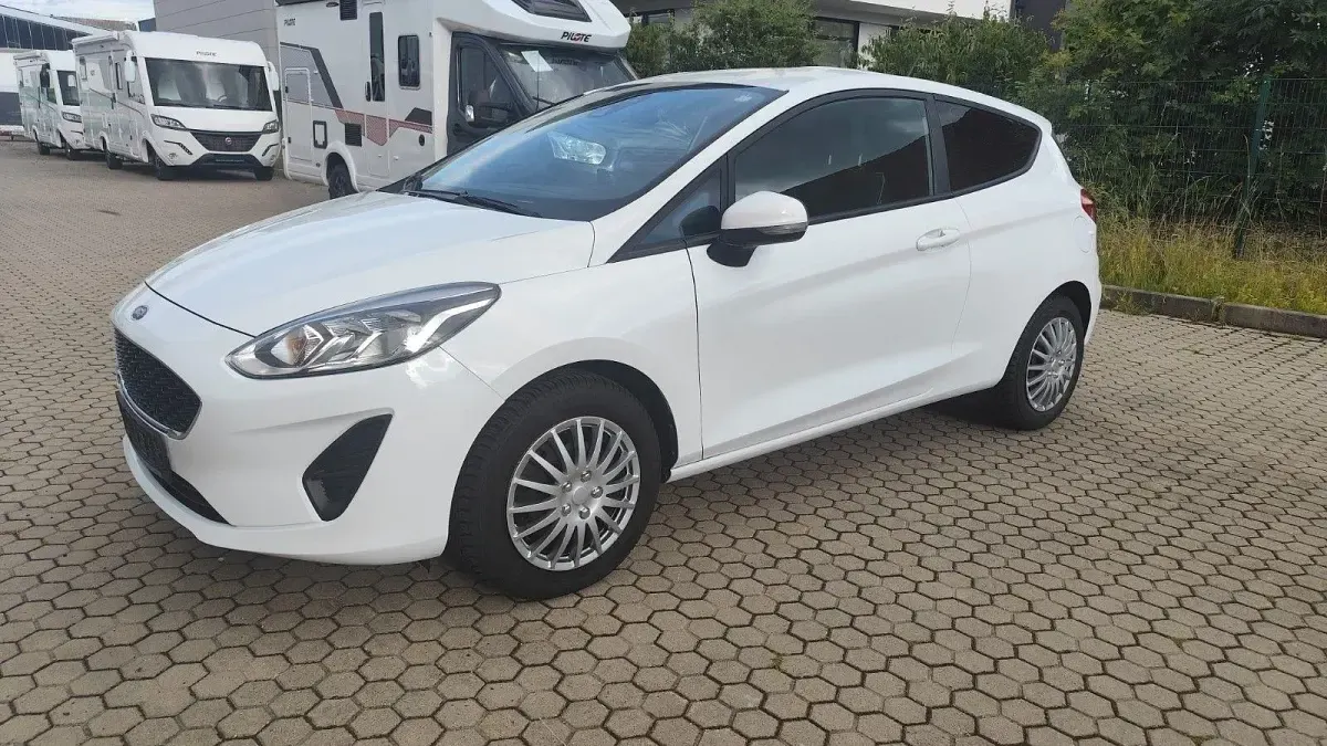 Gebraucht Ford Fiesta Cool & Connect 71 PS (52 kW) 2018 Weiß Kleinwagen